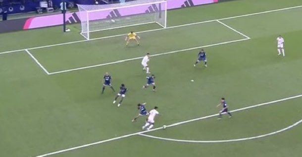 cristobalsoria's tweet photo. Jajajaja en México y en el mundo entero hoy hay varios millones más de antimadridistas en el mundo…
Los del real de madrid necesitan de dos ayudas arbitrales en forma de Var para ganar al todopoderoso Pachuca…!!! https://t.co/y5ZNOu1MGU