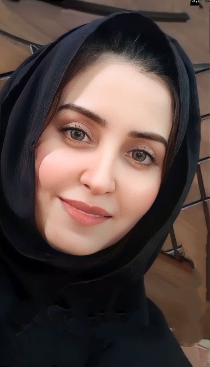 فتاة رفضت الزواج من رجل مافيه أي عيب
 إلا أنه لا يصلي 

هل هي على حق !!؟
