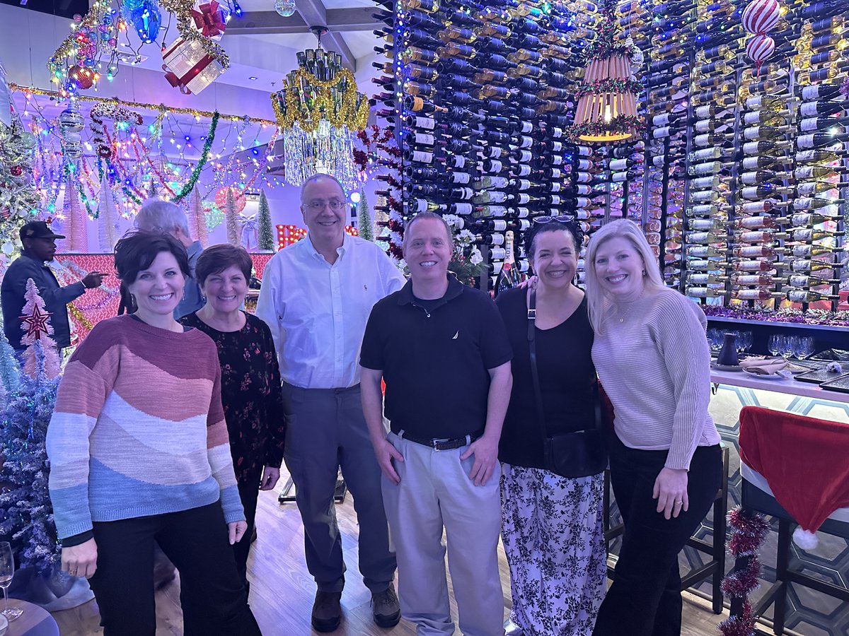 GoTreasury's tweet image. From all of us at Treasury Software, sending joyous holiday greetings and best wishes for a bright and prosperous new year!