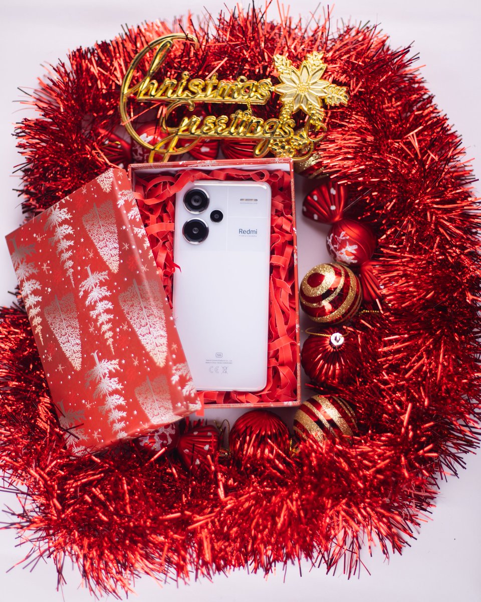 XiaomiNigeria's tweet image. POV: You’re unwrapping the gift of the year—a Redmi Note 13 Pro+ 5G! 🎁

Don’t just wish for it, make it happen! 🎄

#RedmiNote13ProPlus5G
#ChristmasWithXiaomi
