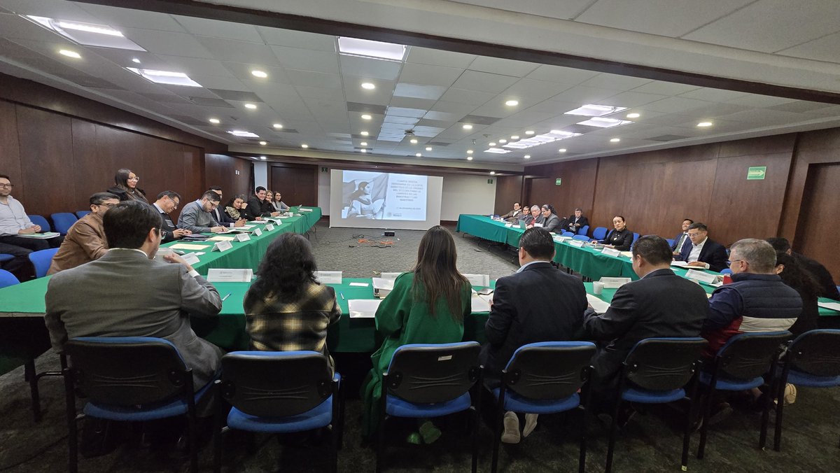 USICAMM_OFICIAL's tweet photo. Ayer llevamos a cabo la Cuarta Sesión Ordinaria de la Junta Directiva de la USICAMM.

Nuestro Titular @mariollergo , expuso a los integrantes de la Junta, los resultados de los procesos del ciclo escolar 2024-2025.

Nuestro equipo de Directores Generales, también comentaron los aspectos relevantes de los nuevos acuerdos normativos 2025-2026, mismos que ya están disponibles de consulta a través de la nuestra página web: https://t.co/Vhjs1oc9LR