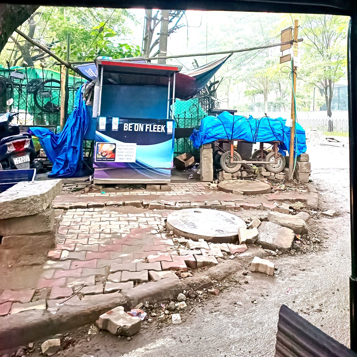 @BBMPCOMM @BBMP_Cares <a href="/bbmpcommr/">bbmpcommissioner</a> <a href="/BBMPMahadevpura/">BBMP Mahadevapura</a> <a href="/MTF_Mobility/">Mahadevapura Task Force-Mobility</a> <a href="/BangaloreMirror/">Bangalore Mirror</a> <a href="/TOIBengaluru/">TOI Bengaluru</a> <a href="/MALimbavali/">Manjula Aravind Limbavali</a> <a href="/ArvindLBJP/">Aravind Limbavali</a> You can look at the Condition of Footpath infront of International Tech Park(ITPB) Whitefield,Mahadevpura Constituency/BBMP Zon. Req 2 pls make it Safer to walk