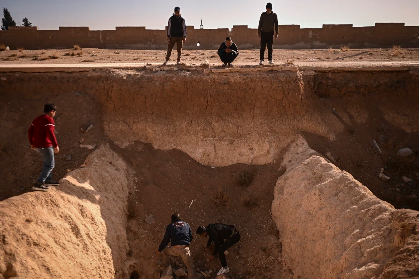 ianbremmer's tweet photo. former united states war crimes ambassador at large on mass graves uncovered in syria:
“we really haven’t seen anything quite like this since the nazis” https://t.co/h6B1dCbXay