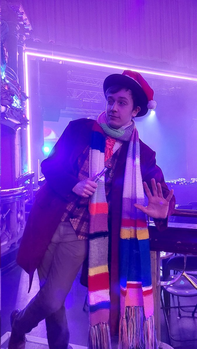 NickAlfordUK's tweet image. One of those nights where you have to both celebrate Christmas and defeat the Mandragora Helix 🎄@Gallycab