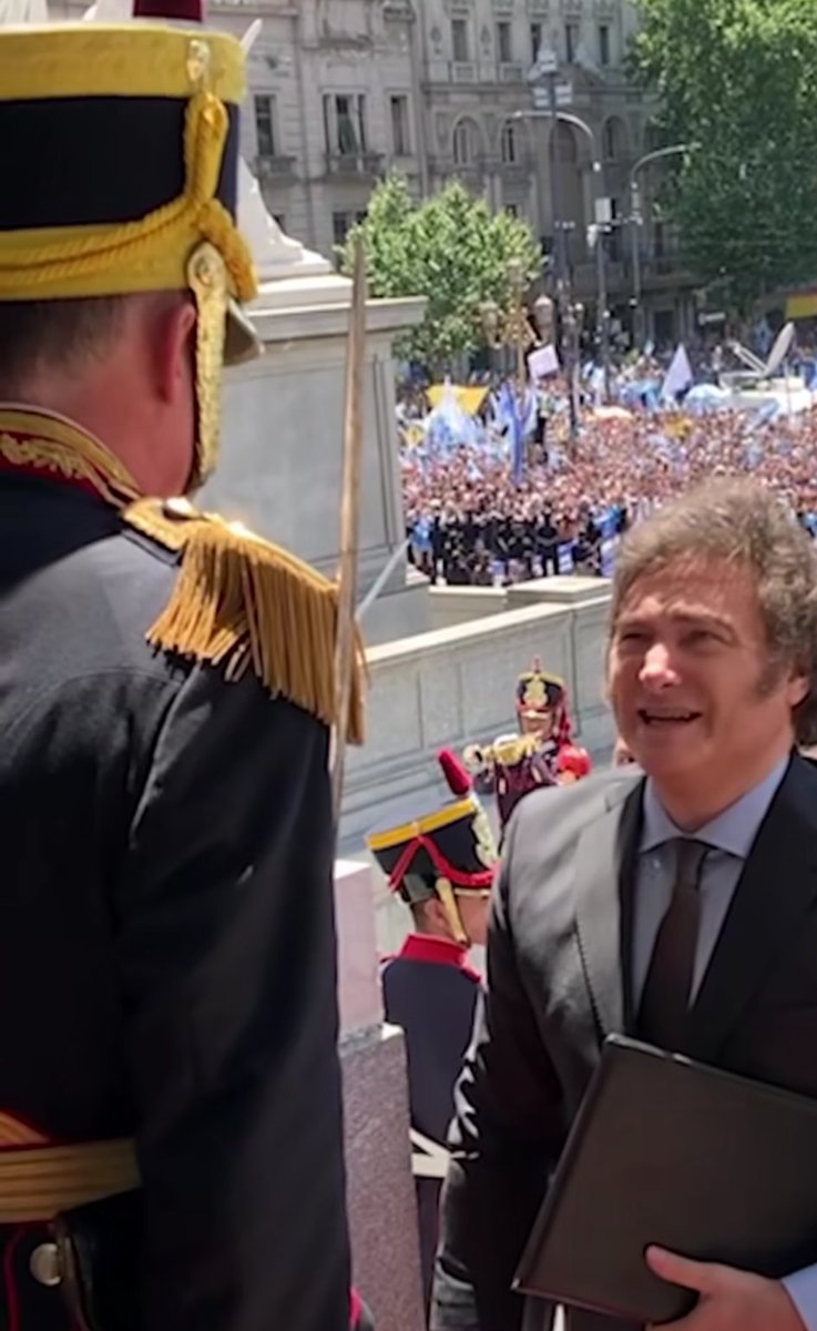 ROLANDO23092736's tweet image. ELSA #PAZOS RESPONSABLE LE SOLICITA A ADRIANA #FRANCISCO EN TONO #BURLÓN #ORDEN DEL #DÍA CRISTINA #ÁLVEZ CONSEJO Y ADMINISTRA CON TENTATIVA INGRESO ASOCIA ILÍCITA EN MALVERSACIÓN D FONDOS CONSORCIO A,ROFFO 7053 LINIERS CON HURTO D $140,000 EN PERJUICIO D UNIDAD CON FECHA 05/12/23