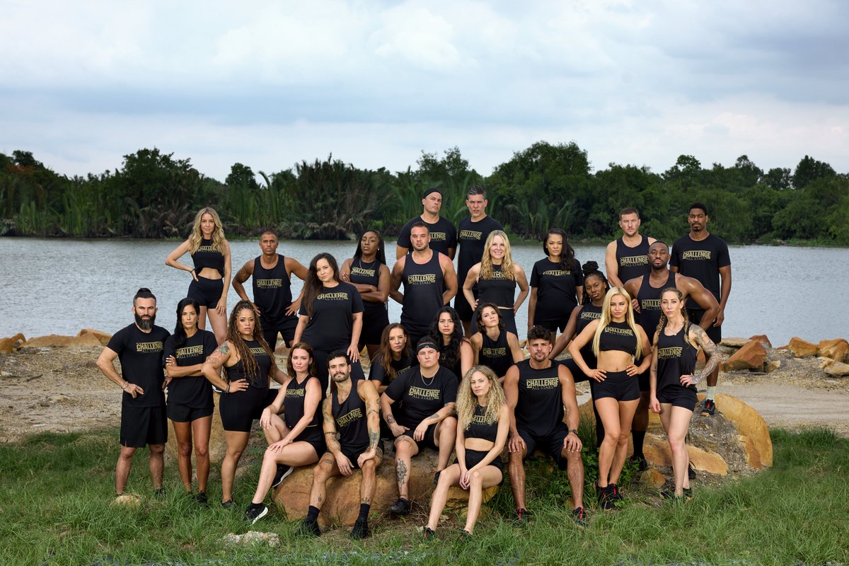 TheChallenge's tweet photo. Can they win it all with their RIVAL by their side? 🤝 #TheChallengeAllStars5: Rivals premieres January 29, NOW on @MTV! ⭐️ https://t.co/RbUUBTAjCz