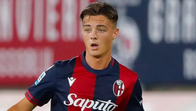 AAFootbal's tweet photo. DONE DEAL 🚨‼️

🇵🇱 Kacper Urbanski has agreed to extend his contract with Bologna ✅

The deal is valid until June 30, 2026! 📋

#Transfers #Urbanski #Contract #Bologna #SerieA #Poland #Italy https://t.co/aVQQvSChfv