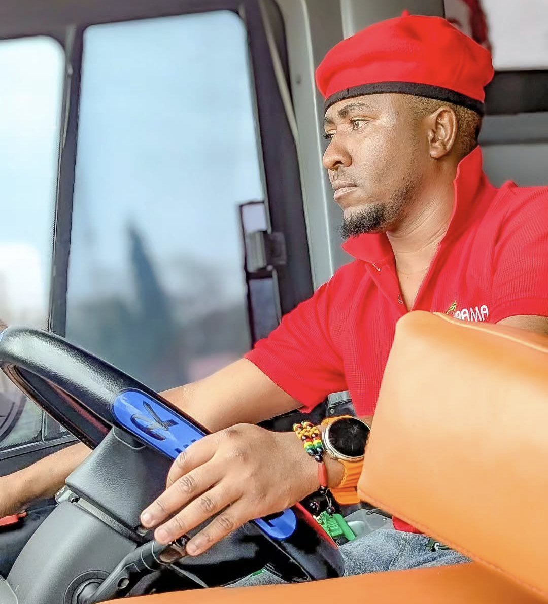 Eafricaboundbus's tweet photo. 6:Habeeb -DNN
Kwa waliopanda satco Ile ya Dodoma-Mwanza kipindi kile ilikuwa Iko na time management nzuri sana, sasaiv Yuko katarama anafanya kazi nzuri Sana
#Tozi🔥🚀 https://t.co/QdC84pEeeL