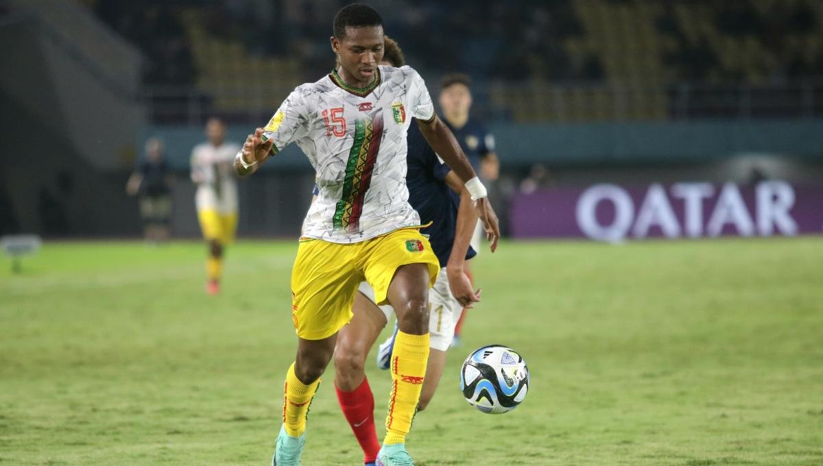 AAFootbal's tweet photo. OFFICIAL 🚨‼️

🇲🇱 Baye Coulibaly has officially signed for Charlotte FC and will play for their second team Crown Legacy FC ✅

Fee of around $2m is finalized! 📋🔵

#Transfers #CharlotteFC #CrownLegacyFC
#BayeCoulibaly #MLS https://t.co/xzH10dXwpl