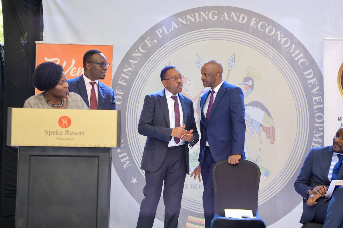 housingfinanceU's tweet photo. At Housing Finance Bank , we remain committed to transforming Uganda's agricultural sector, and today we celebrate our ongoing journey of supporting farmers, agribusinesses, and rural communities.

At the launch of our partnership with the Government of Uganda (through the Ministry of Finance) to finance large-scale private commercial farmers, our Managing Director, @MugabiMk, emphasized that the funds provided through this initiative are specifically allocated for production purposes, rather than trading.

“We encourage all large-scale farmers to utilize these funds. With access to these funds, they will be able to expand their operations, improve yields, and contribute to the overall growth and development of our agricultural sector.” He said.

@GovUganda @mofpedU 

#WeMakeItEasy