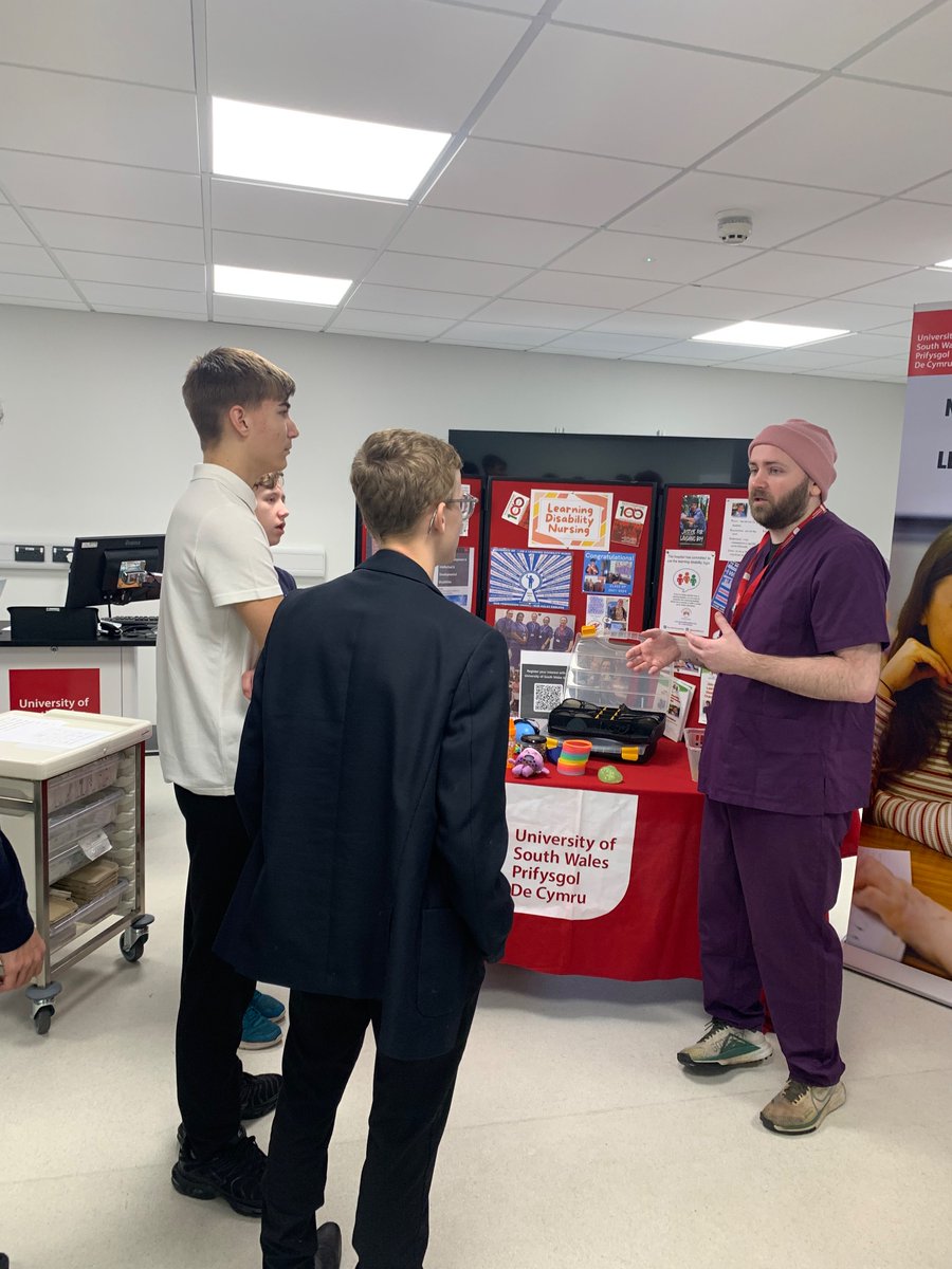AfonTafTech's tweet photo. The Healthcare taster day at the University of South Wales was thoroughly enjoyed by all those who attended. @AfontafHigh #Teamtâf https://t.co/lbXQxYGE62