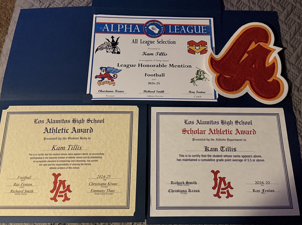 KamdenTillis's tweet photo. Had a great season proud of the hard work we put in as a team. Huge thanks to the coaches for their dedication & preparing us for the grind. Grateful for the All-League Honorable Mention in the Alpha League & working hard to earn Scholar Athlete honors. Can’t wait for next season! 💪🏈 #GriffinPride #BuiltForGreatness