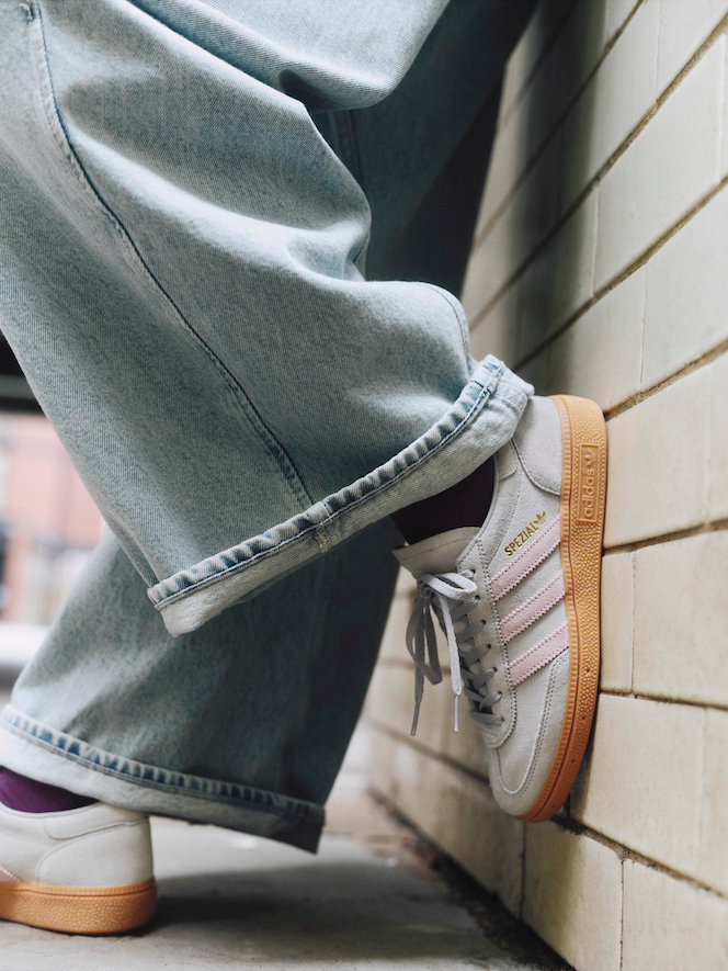 LabClassStudio's tweet photo. @officeshoes x @adidasorignials 📸 recent campaign shots for their exclusive #adidas ‘Handball Spezial’ launch 👟

🖤 Models - Leah.rt and leahstaddon
🖤 Stylist - ashleebarrettbourmier

#officelovesadidas #adidasspezial #officeshoes #videoproductioncompany https://t.co/NzjQOWu627