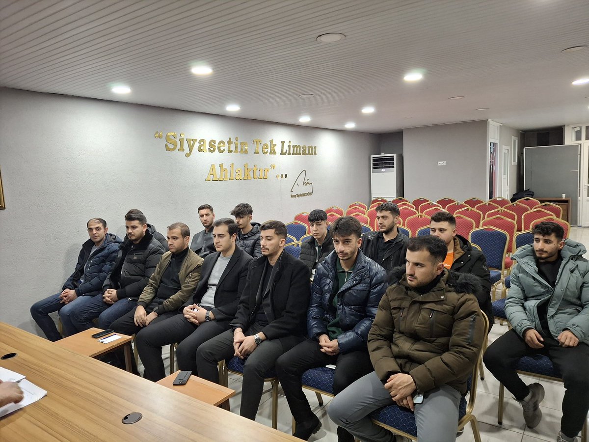 teyyaraydinn's tweet photo. 📍Kovancılar AK Parti İlçe Başkanlığı 

Gençlik Kolları Kovancılar İlçe Başkanımız  ve  yönetim kurulu üyelerimiz ile birlikte tanışma ve önümüzdeki süreçte yapılacak çalışmalar hakkında istişare toplantısı gerçekleştirildi.

Toplantımızın hayırlara vesile olmasını diliyoruz. https://t.co/rJUQcA4T75