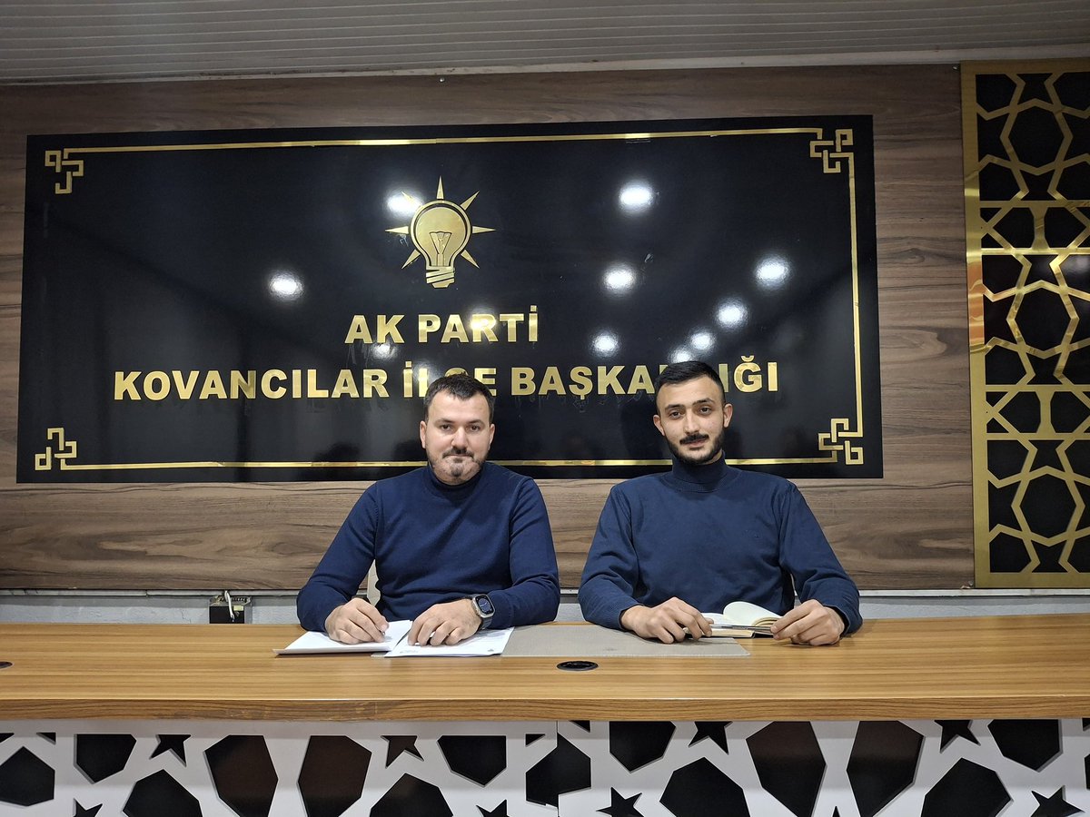 teyyaraydinn's tweet photo. 📍Kovancılar AK Parti İlçe Başkanlığı 

Gençlik Kolları Kovancılar İlçe Başkanımız  ve  yönetim kurulu üyelerimiz ile birlikte tanışma ve önümüzdeki süreçte yapılacak çalışmalar hakkında istişare toplantısı gerçekleştirildi.

Toplantımızın hayırlara vesile olmasını diliyoruz. https://t.co/rJUQcA4T75