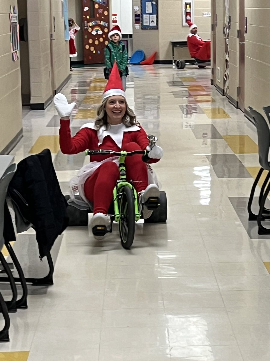 Alfredo and Sprouts were on the move this morning at KES! #elemelfchallenge2024