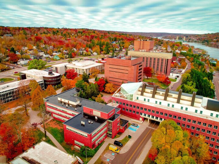 T3 Bracketology™️🏀 (@t3bracketology) on Twitter photo Learn about Michigan Tech! Just upset Doug Gottlieb’s Green Bay. <a href="/MTUHuskies/">Michigan Tech Sports</a>
Location: Houghton, Michigan
Students: ~7,000
Mascot: Huskies
Conference: GLIAC (D2) except for D1 hockey
Titles: 3 (Hockey), WCBB runner ups (2011),
Alumni: 50+ NHL players
Basketball gym + campus⬇️ Learn about Michigan Tech! Just upset Doug Gottlieb’s Green Bay. <a href="/MTUHuskies/">Michigan Tech Sports</a>
Location: Houghton, Michigan
Students: ~7,000
Mascot: Huskies
Conference: GLIAC (D2) except for D1 hockey
Titles: 3 (Hockey), WCBB runner ups (2011),
Alumni: 50+ NHL players
Basketball gym + campus⬇️