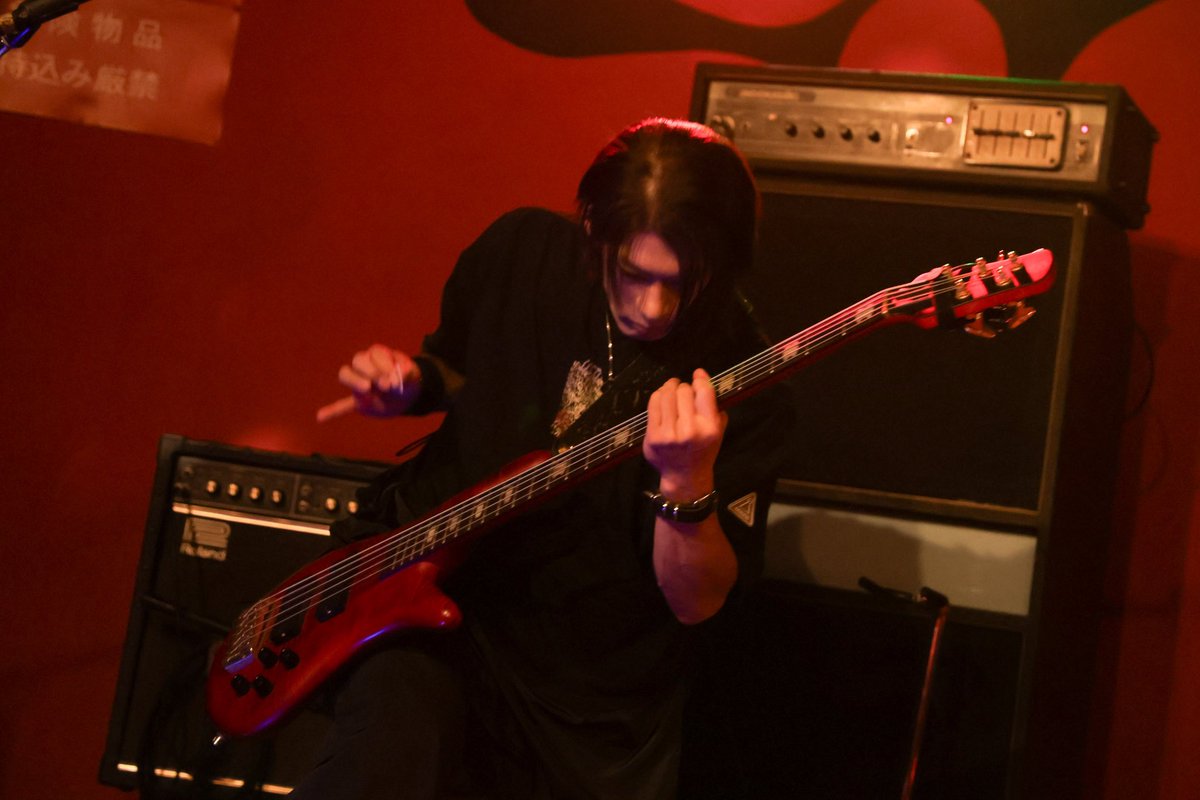 mukkubass's tweet photo. 久々のライブ写真。
15日東高円寺U.F.O CLUB
カッコよく撮ってもらいました。

　　　　　　　　　　　　　Photo  メトロ https://t.co/1d7dqK8ODz