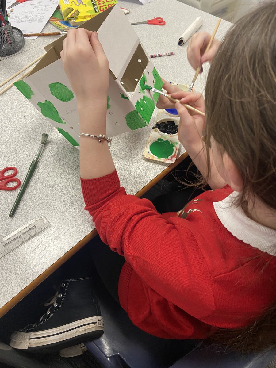MansfieldGAT's tweet image. Year 5 have been busy in DT, measuring, cutting, sawing and painting to create vehicles that they have previously designed. #practicallearning #STEM