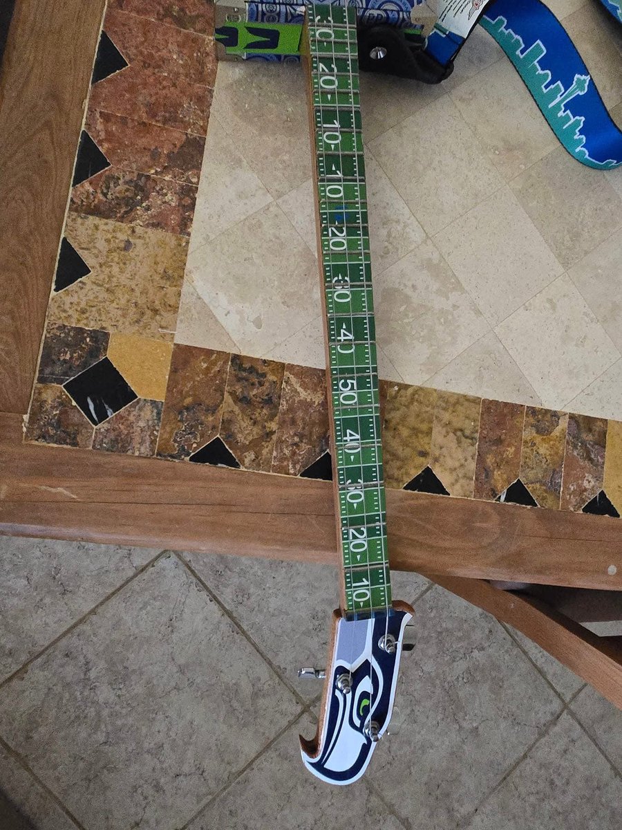 atxseahawkfans's tweet photo. !!PLATINUM DRAWING!!!!
Collectors item, handmade, 1 of a kind.
This is a custom made Seahawks cigar box guitar. Fully functional. This collectors item was made by Austin 12's member Gary Burke.  No attention to detail has been spared. 
This will be a different type of drawing. https://t.co/hSXvSVNQGE