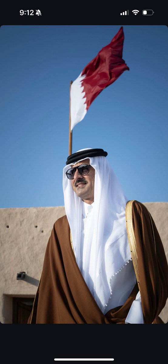 #اليوم_الوطني_القطري 
يوم الوطن وايامنا لك يا وطن وشهورنا
وارواحنا لك نذر في وقت الظروف العاجله

زرع المؤسس من سقى بالطيبات جذورنا
نجني ثمار المجد ونواصل طريق القافله

حنا قطر واميرنا حصن البلاد وسورنا
تميم جعل ايام عمره بالسعادة حافلة
#تميم_المجد