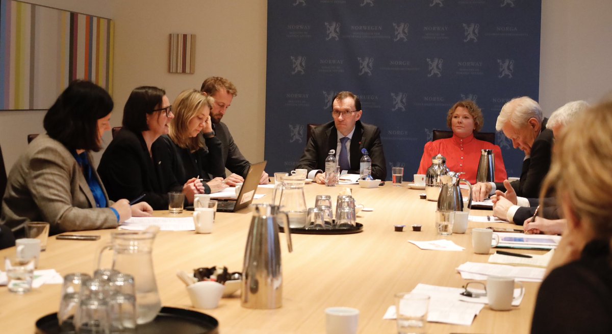Norway MFA (@norwaymfa) on Twitter photo . <a href="/EspenBarthEide/">Espen Barth Eide</a> og <a href="/AnneBeathe_/">Anne Beathe Tvinnereim</a> enig med norske humanitære organisasjoner om behov for umiddelbar & stabiliserende innsats til det syriske folk. 🇳🇴støtte for i år økes med 55 mill, til 530 mill kr. Nå trengs en inkluderende prosess slik at syrerne selv kan bestemme sin fremtid. . <a href="/EspenBarthEide/">Espen Barth Eide</a> og <a href="/AnneBeathe_/">Anne Beathe Tvinnereim</a> enig med norske humanitære organisasjoner om behov for umiddelbar & stabiliserende innsats til det syriske folk. 🇳🇴støtte for i år økes med 55 mill, til 530 mill kr. Nå trengs en inkluderende prosess slik at syrerne selv kan bestemme sin fremtid.