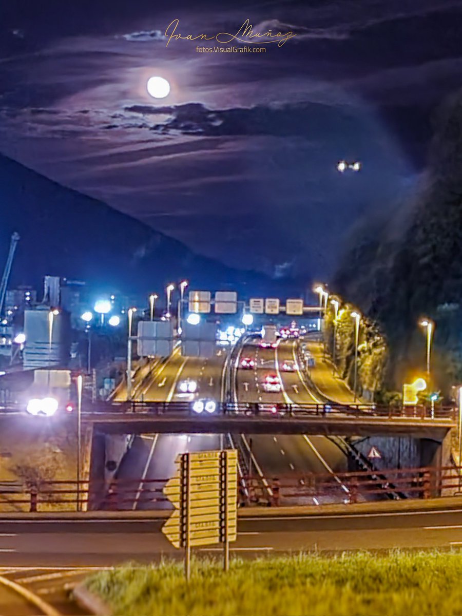 ArteVisualG's tweet image. Que pena que hoy la #luna sale muy tarde, porque estaba siendo espectacular, como esta de ayer.

Ivan Muñoz (CC BY-SA 4.0) #VisualGrafik

#Errenteria #Renteria #Orereta
#Oarsoaldea #Gipuzkoa #EuskalHerria #PaisVasco #Euskadi #BasqueCountry #total_gipuzkoa