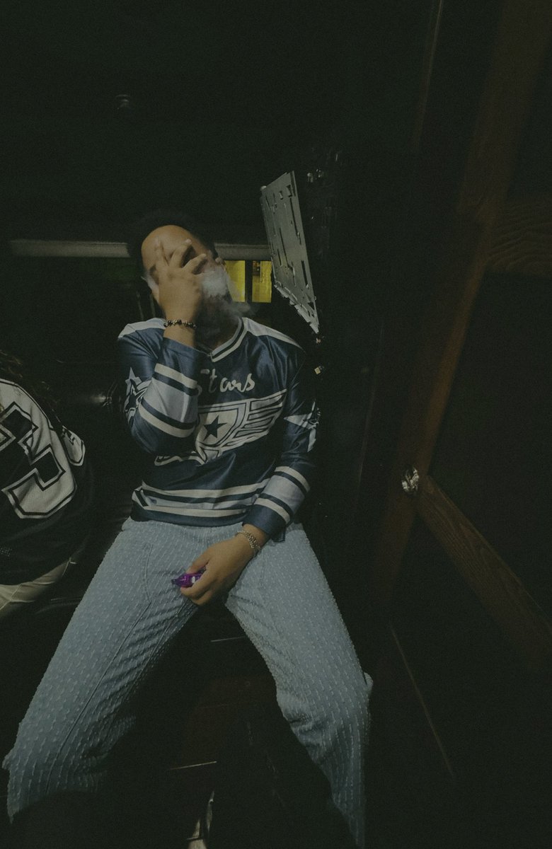 dreLOE_'s tweet photo. i am 🖤 https://t.co/RmkYKmpTJf