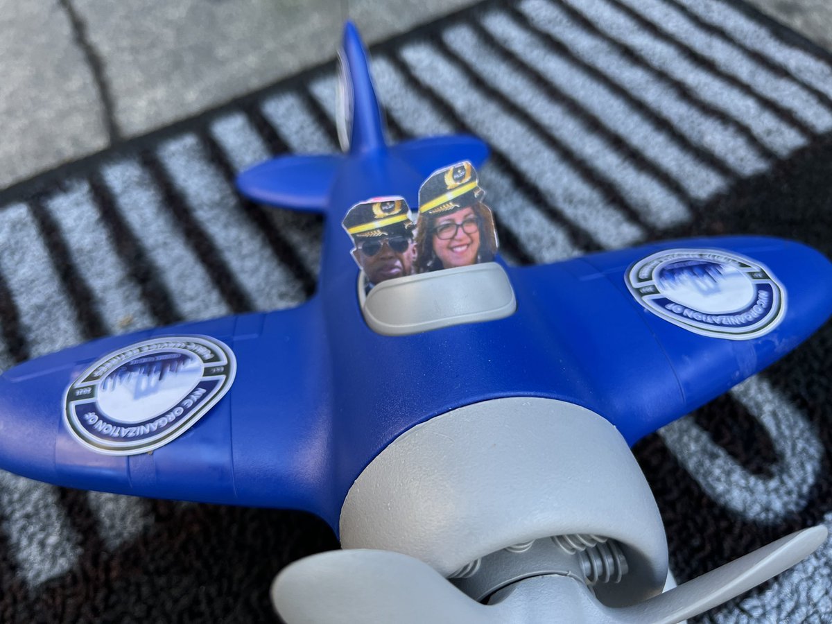 FDNYchic's tweet image. Let’s land the retiree health insurance plane mayor.  You shouldn’t be forcing people into the default project 2025 plan of Medicare advantage that many of our drs and hospitals don’t accept. We had our 11am yesterday and @lizgarciany says you will fight us more. #landtheplane