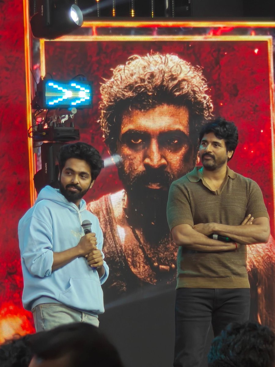 thatdigitalmonk's tweet photo. #SivaKarthikeyan, at the audio launch of #Bala's #Vanangaan starring #ArunVijay.
#Bala25 #25YearsOfBala #GVPrakashKumar #SamCS #GVPrakash #SK https://t.co/LMWPiucfIH