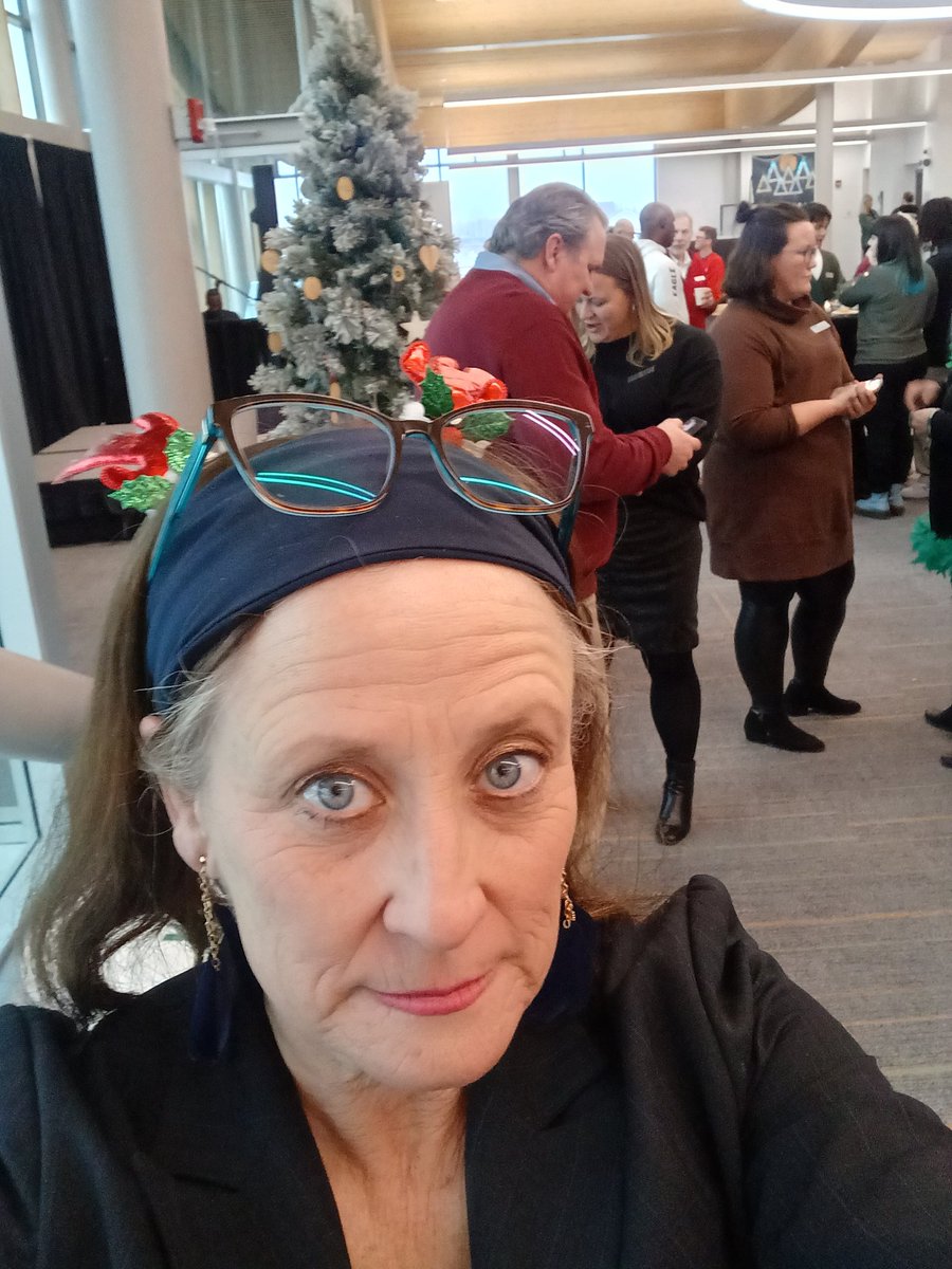 Feeling festive and (a little less coughing after 5 weeks down with a bronchial infection) at the <a href="/AlgonquinColleg/">Algonquin College</a> President's Holiday Coffee Break. I still love this job, and I hope to see more student success stories in 2025. Stay warm and safe,  community! #collegelife
