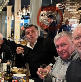 rideout95's tweet photo. @DegsyMount Is that Leighton there? https://t.co/P1lNmk6s7A