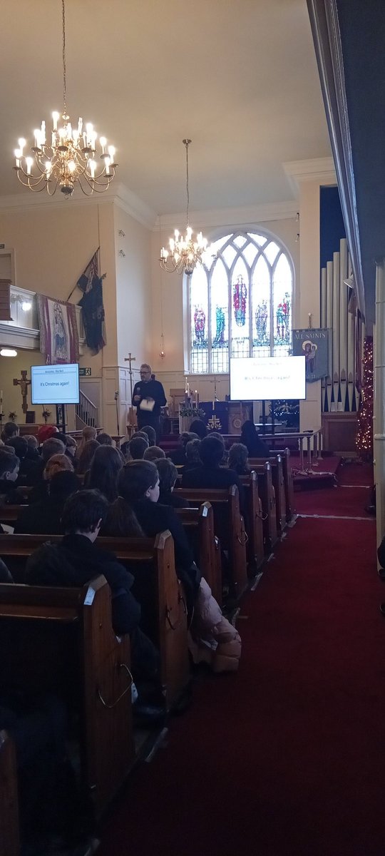 Miss Tomlinson tweet media