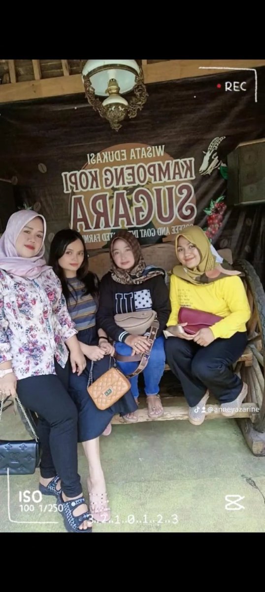 Rahasiaaaj's tweet photo. Ibuk teman lagi nihh, uchhh muka nya bikin ngac*ng anj, uh pengen ku eweeee, muka nya bikin ngac*ng berat ah🤤🍆💦
#stwMontok
#pejuhinfoto
#crotinjilbab #kontolinmuka https://t.co/qEvWIlg7AE
