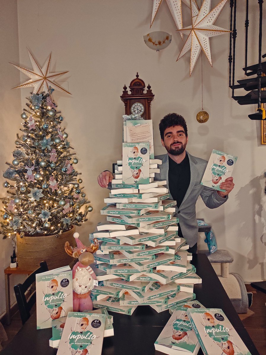 ¡Hemos superado los 1.000 ejemplares vendidos de "Impulso", una novela contra el bullying! 
Y por ese motivo hoy tengo en mis manos la 4ª edición. 
No sabéis lo contento que estoy de que siga llegando a nuevos hogares para continuar ayudando. 
¿Me echáis una mano con un Rt?