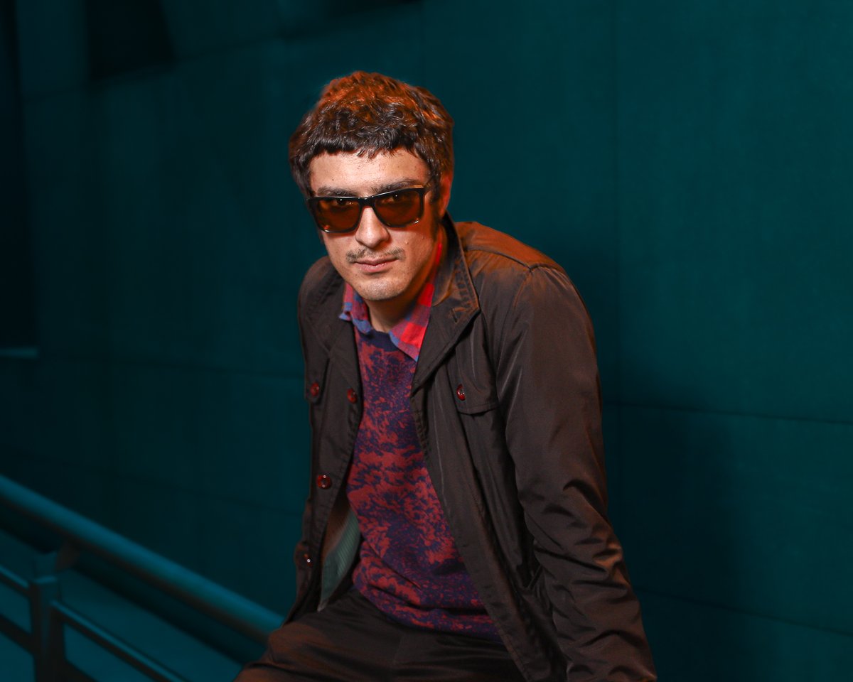 directoresav's tweet photo. 📣 ¡Entrevistamos a Federico Luis!

🎬 El director habla de Simón de la montaña, donde un chico de 21 años siente que no encaja y decide amoldar la realidad a sus sueños. Con Lorenzo Ferro y Kiara Supini.

🎧 Escucha la nota en https://t.co/aMu6LE0cEb

#DirectoresAv https://t.co/LIz71PNxwV