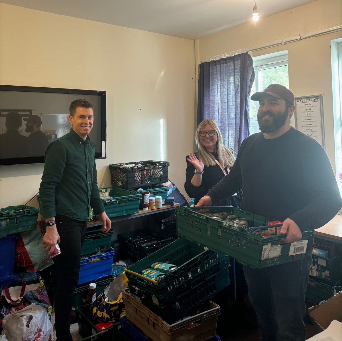 TogethLiv's tweet photo. Team @TogethLiv had a fantastic day helping
@MicahLiverpool pack &amp; sort Christmas foodbank donations. Always rewarding to give back!💪🎄 

Learn more about Micah and how you can help: https://t.co/kBPCj7zPsw 

#NetworkOfKindness #BiggerDifference @LivDiocese @lpoolcatholic https://t.co/UziXIjX489