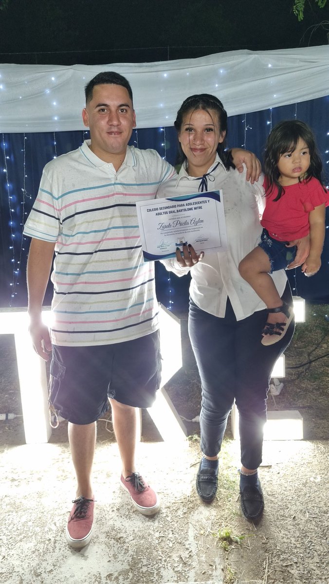 tuerkyta22's tweet image. Mi #EGRESADA #2024 🎉