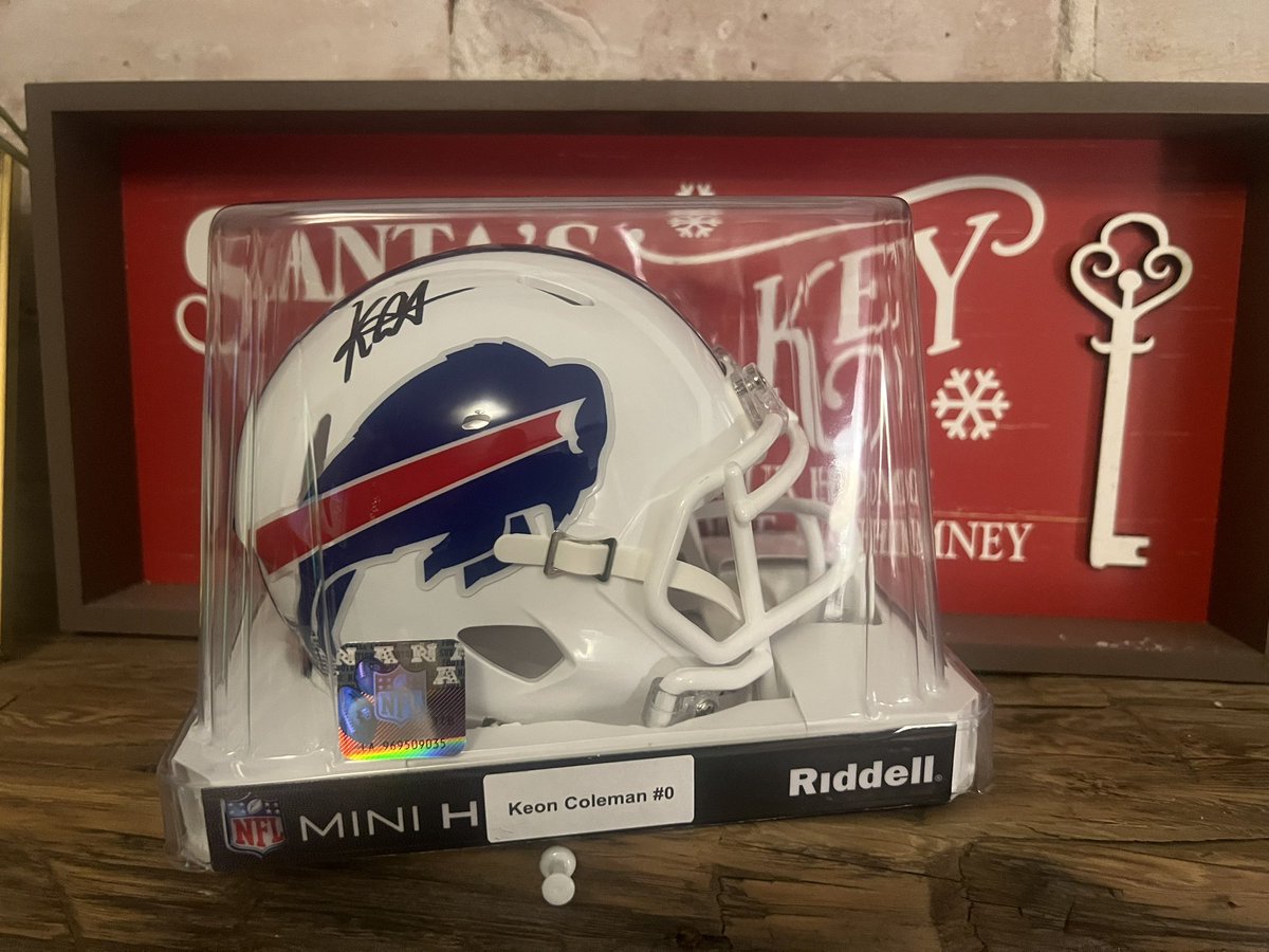 The Sal’s House TNF Watch Party is back! And tomorrow night I’m giving someone this Keon Coleman signed mini-helmet, courtesy <a href="/TSEBuffalo/">Total Sports Buffalo</a>

Plus, former Bills OT <a href="/JohnFina/">John Fina</a> and current Bills and proud <a href="/CuseFootball/">Syracuse Football</a> DE <a href="/Kingg_J1/">Kingsley Jonathan ♕</a> join me LIVE!! 👀 🎄🎁

Starts at 8:15pm