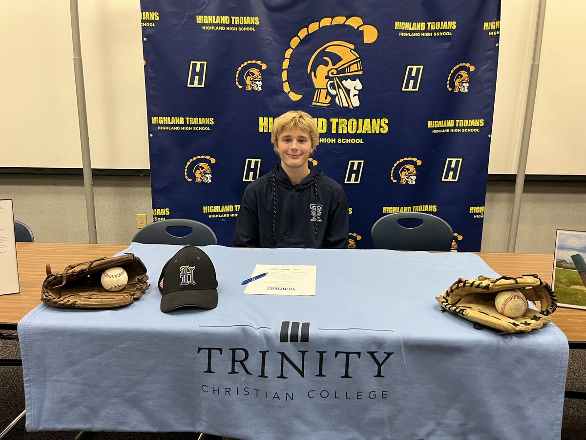 pizer56's tweet photo. Very proud of Q. Make us proud at Trinity! But first, let’s put some work in! 
@HighlandBaseba1  
@stohAD1 https://t.co/jMqhEFLIhV