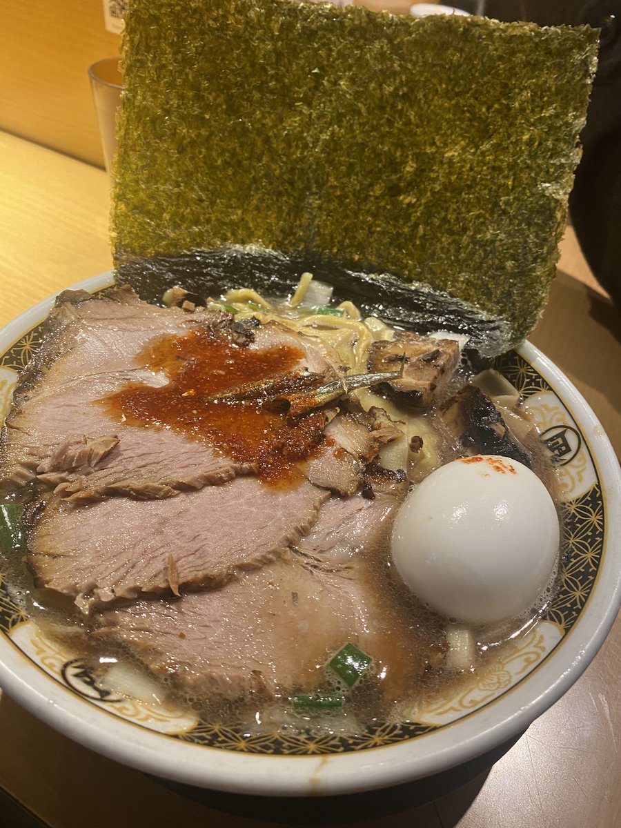 phoenix__club's tweet photo. 何気にこのラーメン
タンパク質たっぷり🍜

#ラーメン
#ラーメン凪
#煮干し
#味玉 https://t.co/fqDPNwzXuh