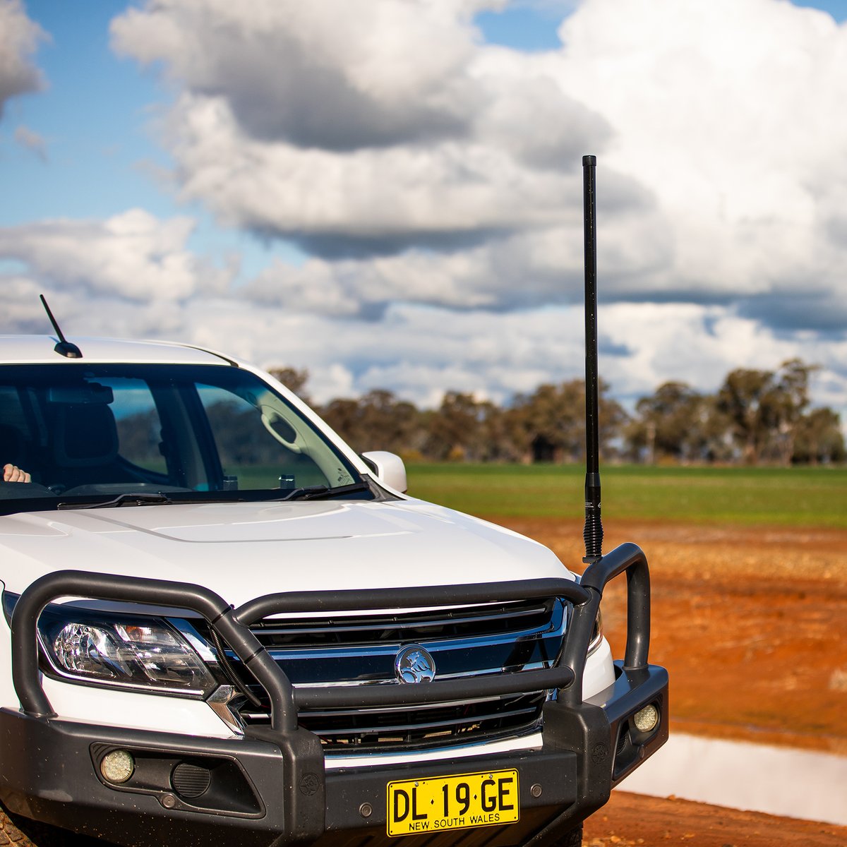 New Year, New Smart Antenna? You know it makes sense. 😆📶

Couple it with a CEL-FI booster to make this your most productive year yet through better phone service and the ability to make better use of your time on the road.

#ConnectionAwaits #Connectivity #SmartAntennas