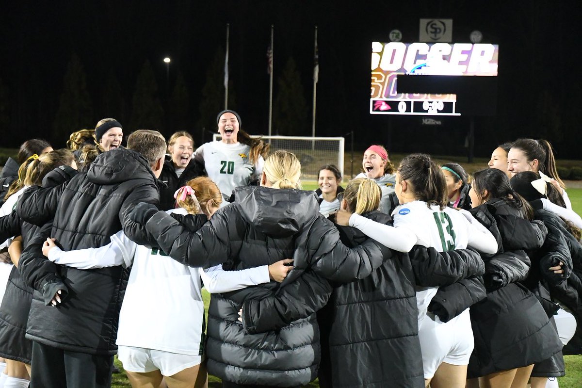 Emilee Tominovich (@etominovich) on Twitter photo Filled with so much gratitude for this season, this team, and these people! <a href="/cppwsoccer/">Cal Poly Pomona Women's Soccer</a> Filled with so much gratitude for this season, this team, and these people! <a href="/cppwsoccer/">Cal Poly Pomona Women's Soccer</a>