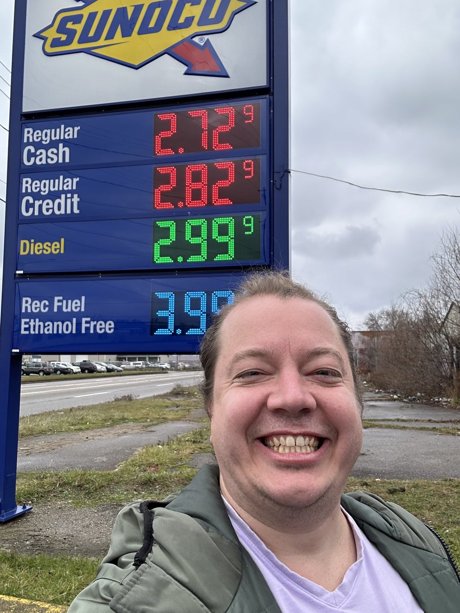 hoagmaster's tweet image. I’d like to thank JOSEPH ROBINETTE BIDEN for these terrific gas prices! That’s how this works, right? #ThanksJoe