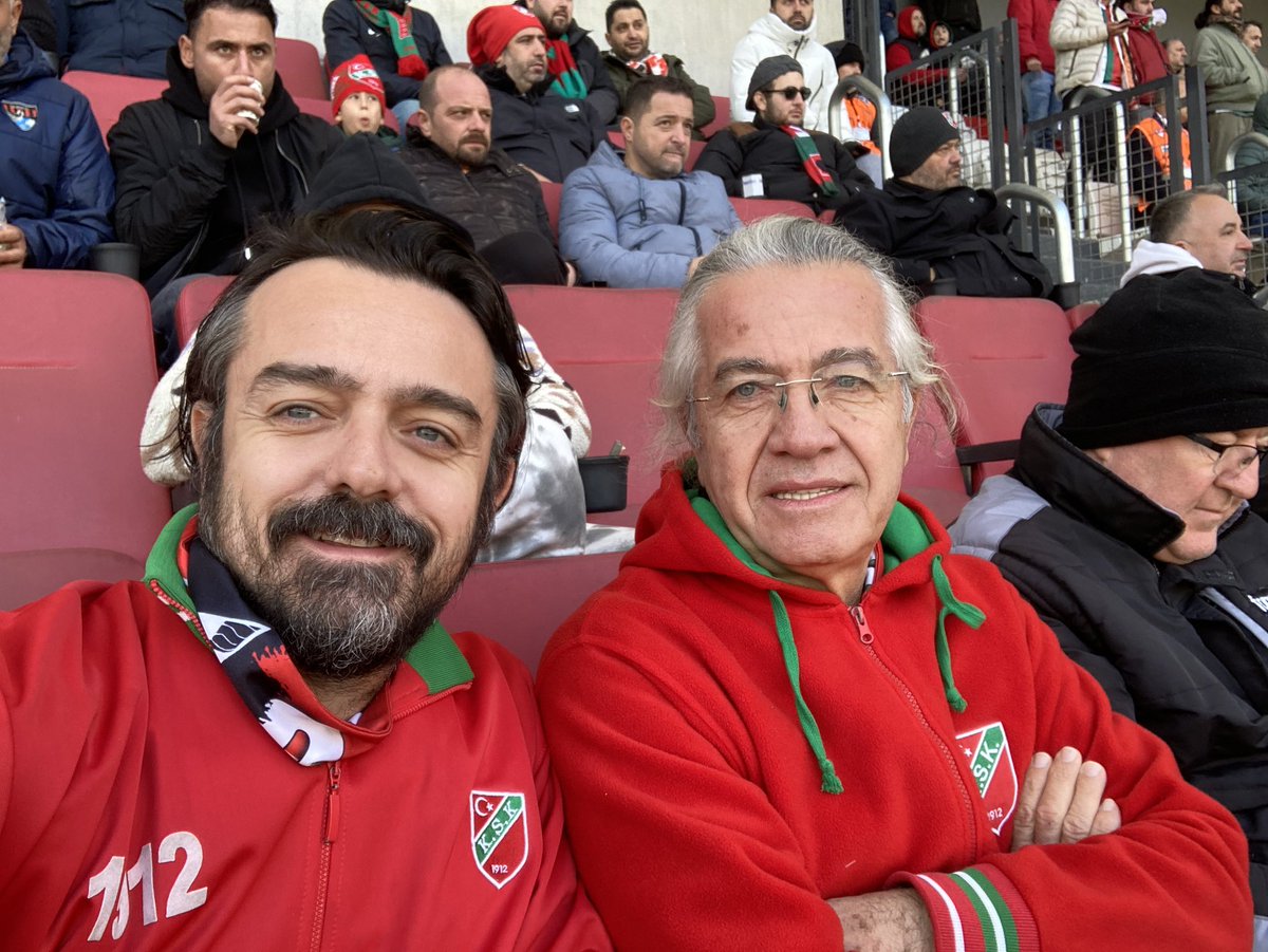 Dünya Karşıyakalılar Günümüz kutlu olsun….
19.12 💚❤️