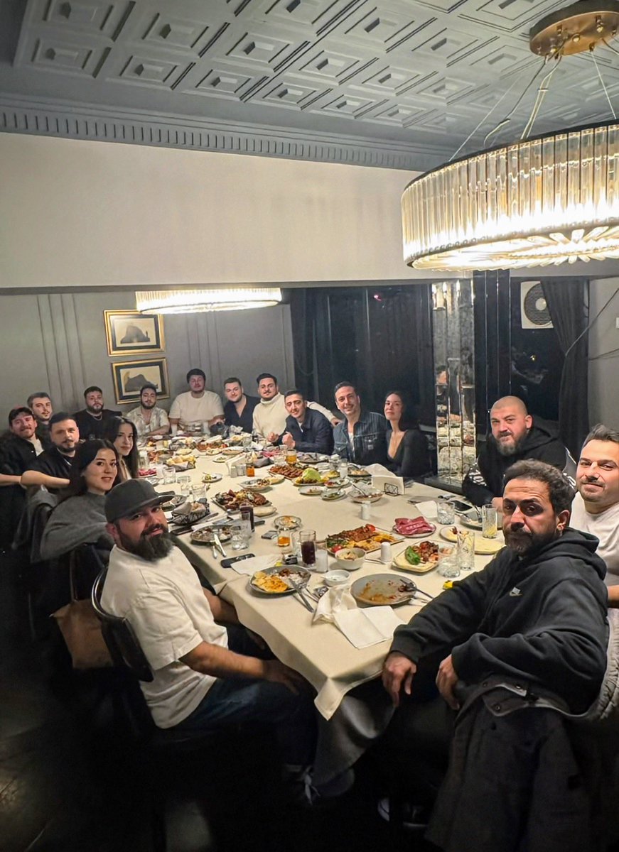 paulalucila's tweet photo. My Turkish family 🤍✨ best wishes to y’all
#OKteam #OğuzhanKoç https://t.co/xHP4pSCjYM