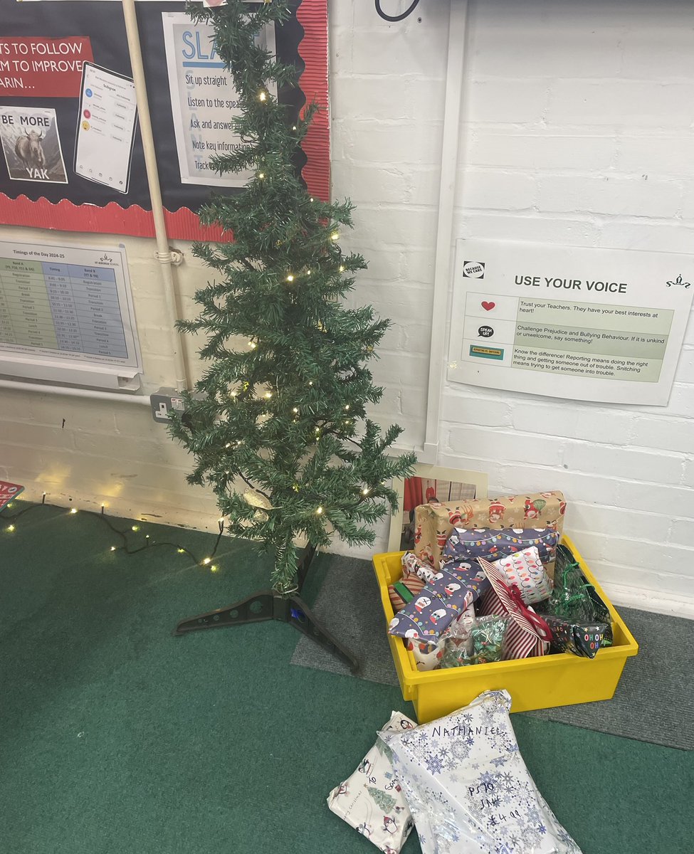 Mandarin at St Birinus School (@sbs_mandarin) on Twitter photo Some fantastic final lessons of the term with Years 9 and 10MEP, including secret Santa and some competitive rounds of chopstick challenge. 圣诞快乐!🎅
<a href="/MEP_Excellence/">Mandarin Excellence Programme</a> <a href="/StBirinusSchool/">St Birinus School</a> Some fantastic final lessons of the term with Years 9 and 10MEP, including secret Santa and some competitive rounds of chopstick challenge. 圣诞快乐!🎅
<a href="/MEP_Excellence/">Mandarin Excellence Programme</a> <a href="/StBirinusSchool/">St Birinus School</a>