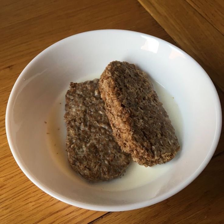 fluffycat0's tweet photo. i wish my country had weetabix i want to try it one day it looks so good ( ´Д`)y━･~~ https://t.co/4WPRJRbqJc