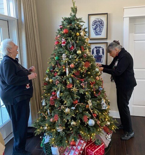 ECHomeKy's tweet photo. 🎄☃️❄️ We've been feeling the holiday spirit at Episcopal Church Home! From tree decorating at Dudley Square &amp; outings to the Louisville Master Chorale Christmas Concert to ugly sweater contests- we are ringing in the season with joy! https://t.co/9iazJsd6C1