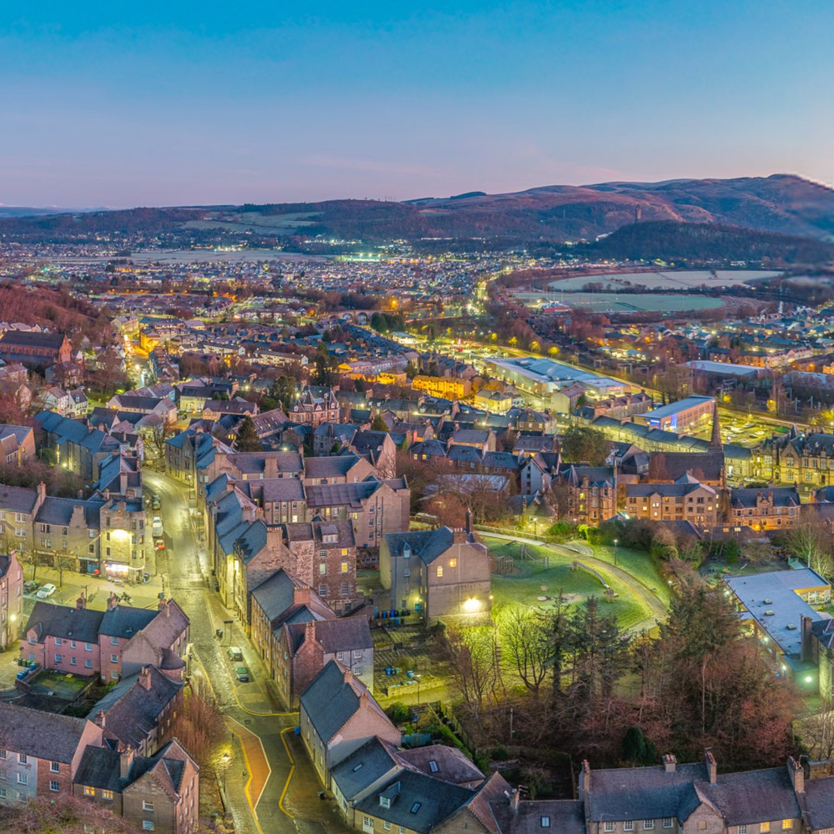 TheKiltedPhoto's tweet photo. The city of Stirling waking you to a beautiful but chilly day. How many if this braw wee cities iconic sites can you spot? What ones can you see? 💙🏴󠁧󠁢󠁳󠁣󠁴󠁿💛

#Stirling #Scotland #TheKiltedPhoto #TheKiltedPhotographer #VisitScotland #StirlingAlive https://t.co/Dq8SMONBfY